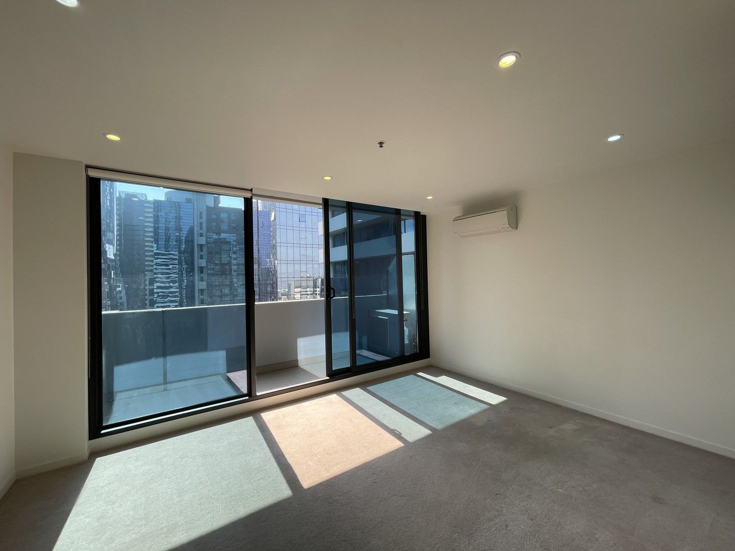 1 bedrooms Apartment / Unit / Flat in 3002/5 Sutherland Street MELBOURNE VIC, 3000