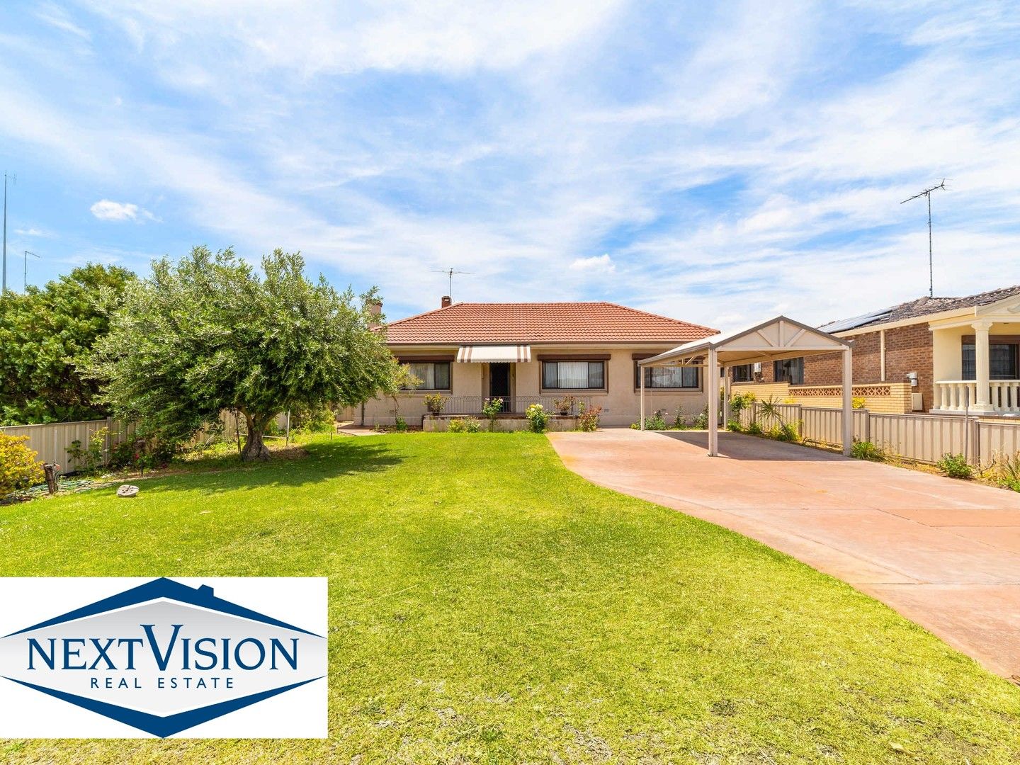 3 bedrooms House in 16 Hamilton Road HAMILTON HILL WA, 6163