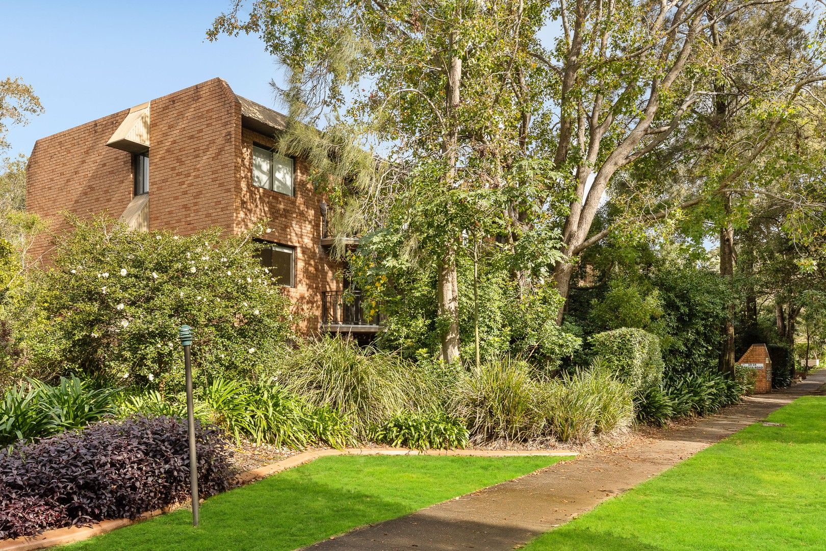 2 bedrooms Apartment / Unit / Flat in 6/10 Parkes Road ARTARMON NSW, 2064