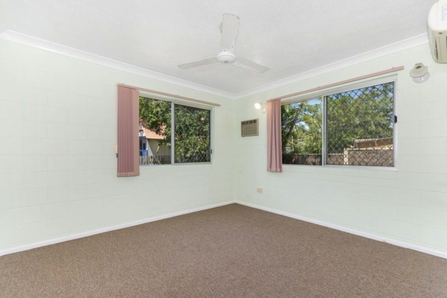 14A Westbourne St, Hyde Park QLD 4812, Image 2