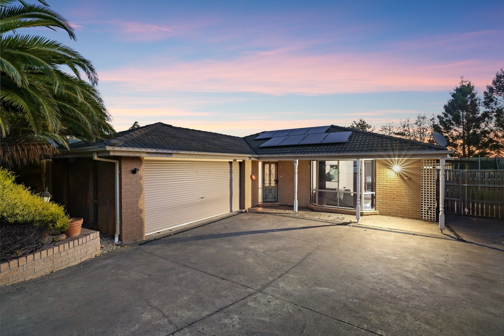 19 Callistemon Crescent, Narre Warren VIC 3805, Image 0