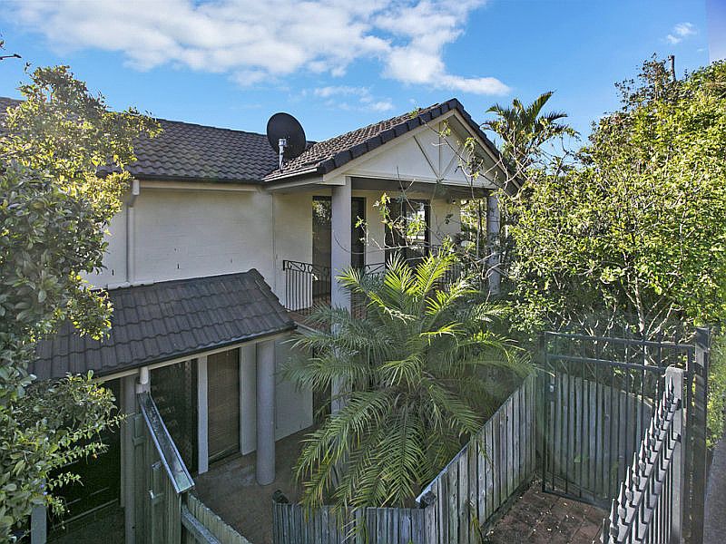3 bedrooms Townhouse in 1/10 Mcilwraith Avenue BALMORAL QLD, 4171