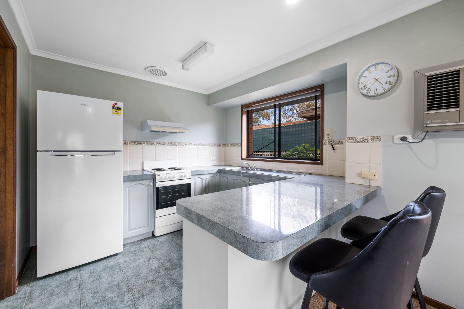 3/10-12 Bellingham Street, Leongatha VIC 3953, Image 2