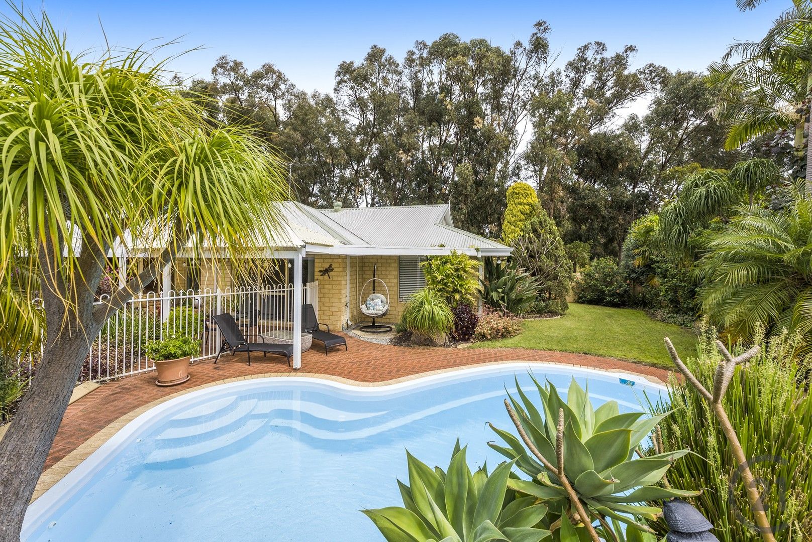 5 bedrooms House in 15 Fairfield Way HALLS HEAD WA, 6210