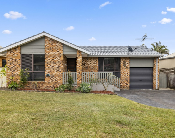 11 Bower Crescent, Toormina NSW 2452
