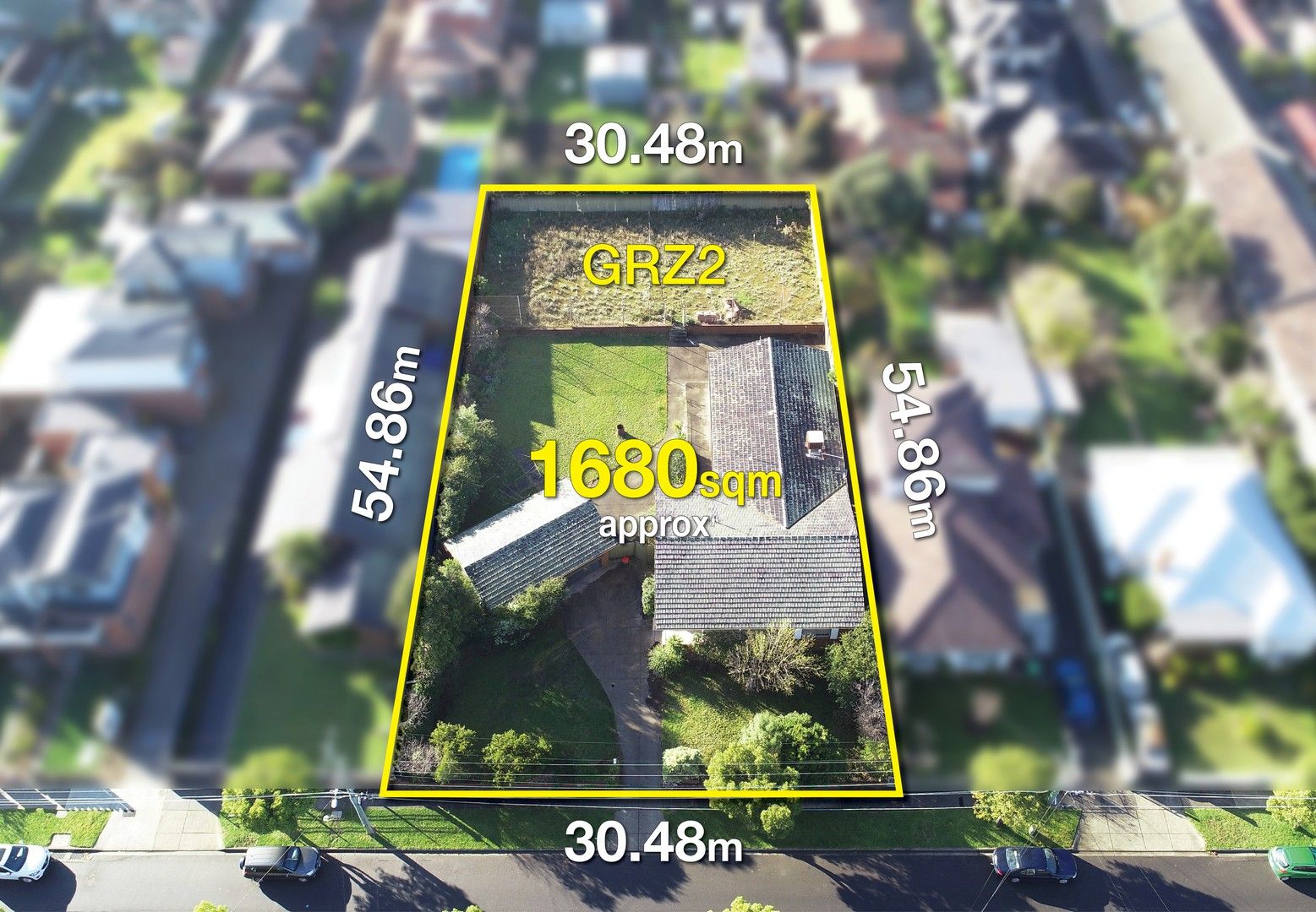 6 bedrooms House in 12-14 Sheffield Street PRESTON VIC, 3072