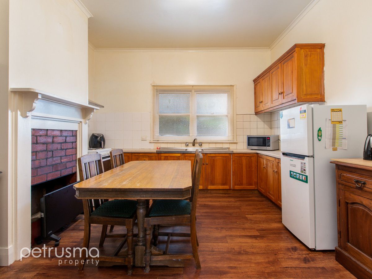 210 Derwent Avenue, Lindisfarne TAS 7015, Image 2