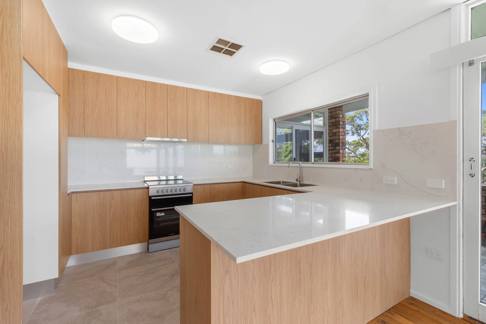 Additional image 3 of 95 Woodlands Avenue, Lugarno NSW 2210
