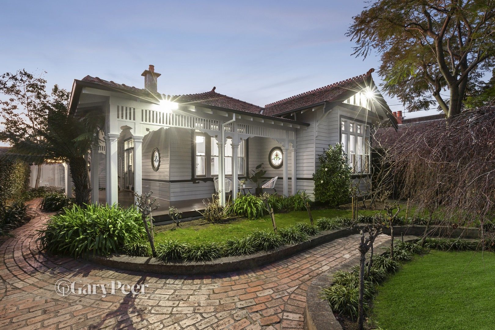 4 bedrooms House in 48 Downshire Road ELSTERNWICK VIC, 3185