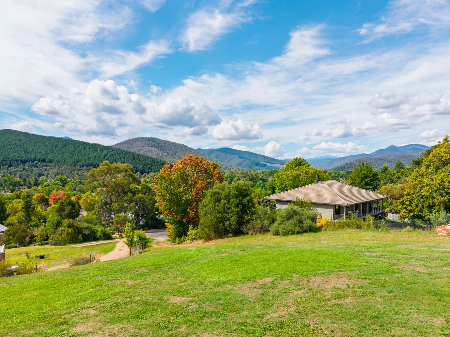 Additional image 6 of 13a Porcellatos Lane, Bright VIC 3741