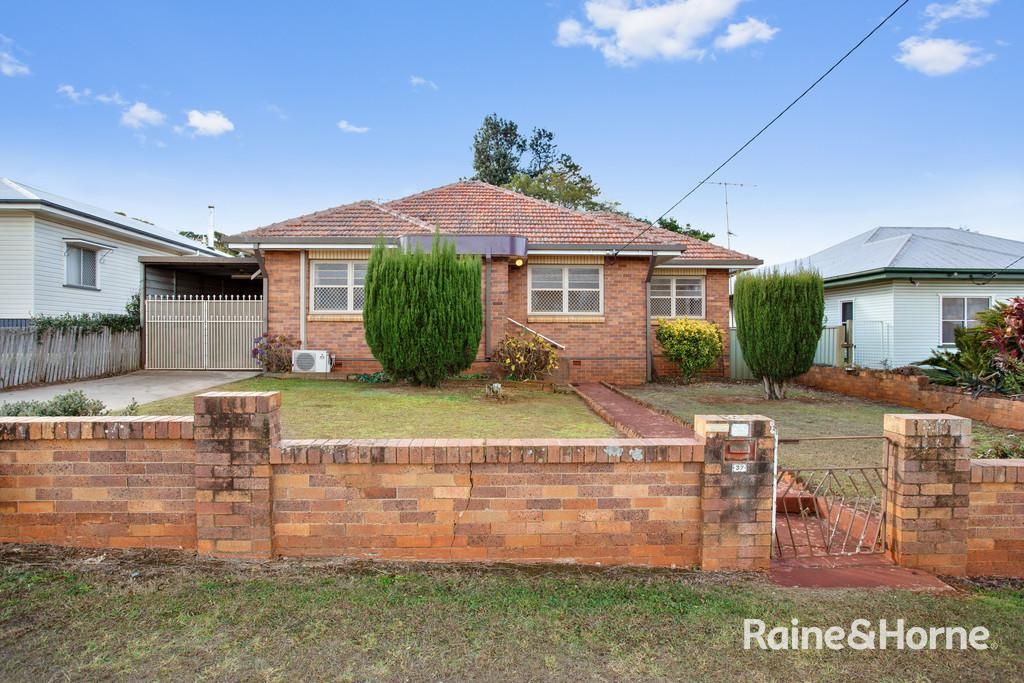 37 Gostwyck Street, Newtown QLD 4350 House For Rent 380 Domain