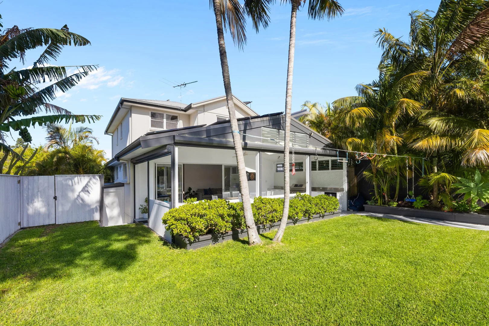 25 Waratah Street, Freshwater NSW 2096 | Domain
