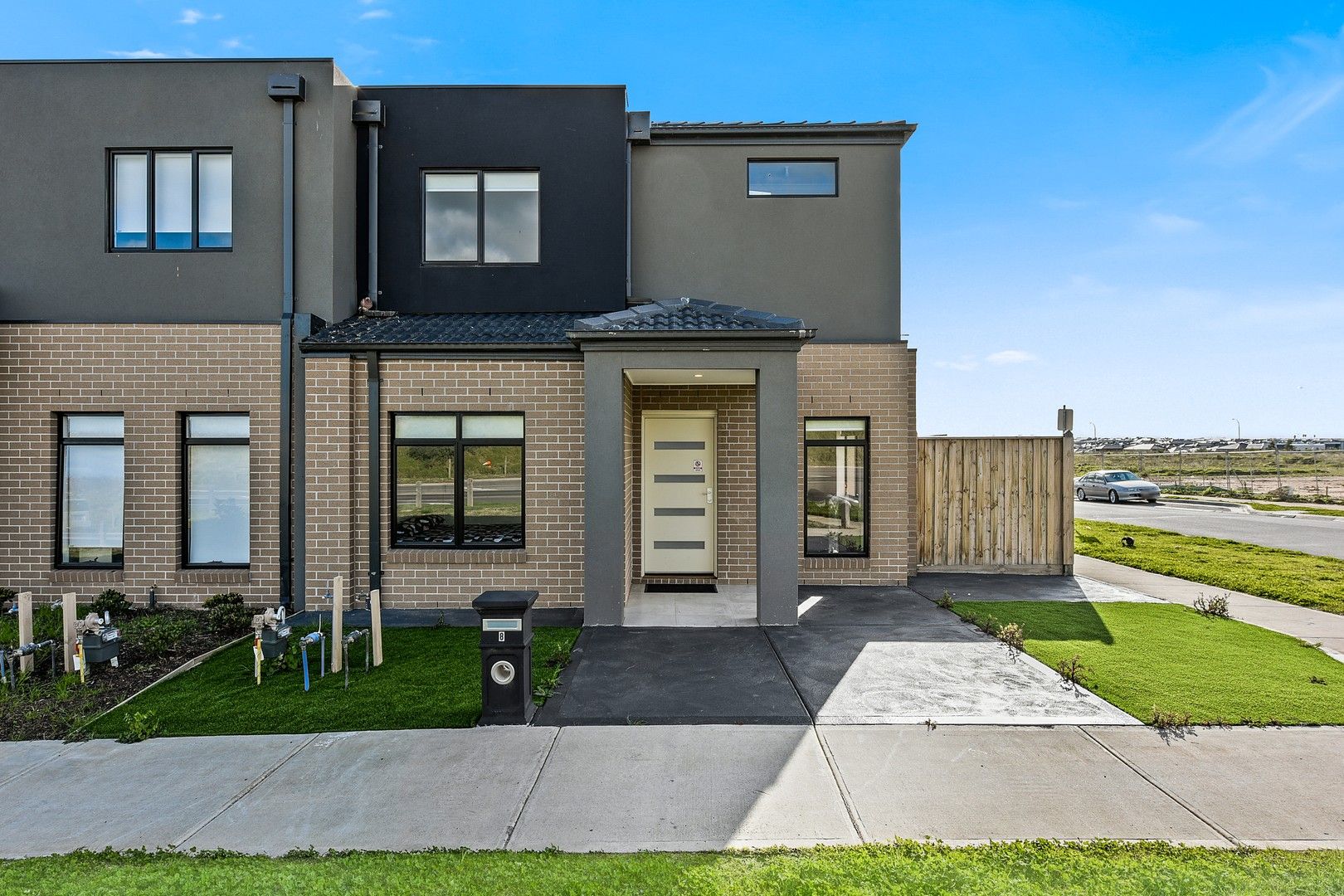 8 Stonethwaite Lane, Clyde North VIC 3978, Image 0