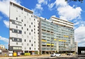 2 bedrooms Apartment / Unit / Flat in 48/1 Browne Parade LIVERPOOL NSW, 2170