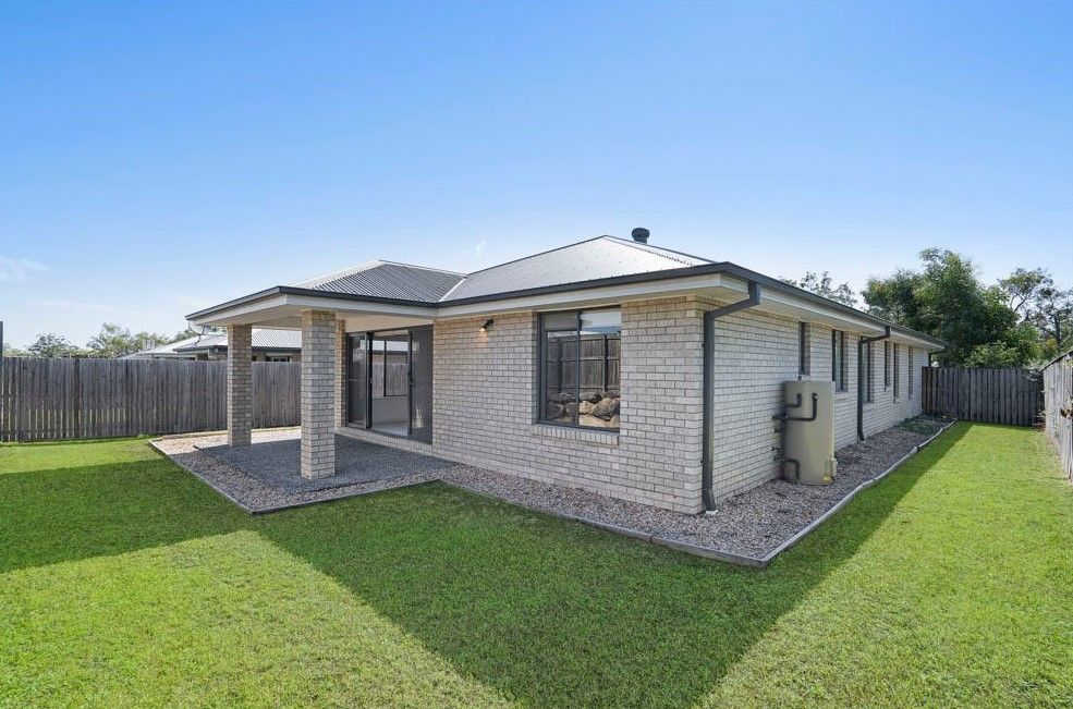 4 bedrooms House in 28 Munthari Drive BERRINBA QLD, 4117