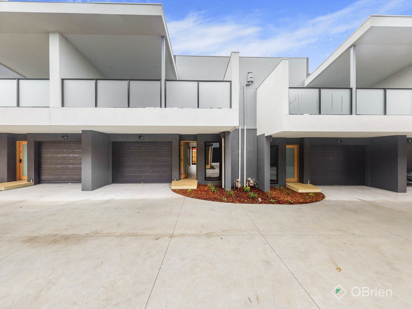 2 bedrooms Townhouse in 7/60 McMahons Road FRANKSTON VIC, 3199