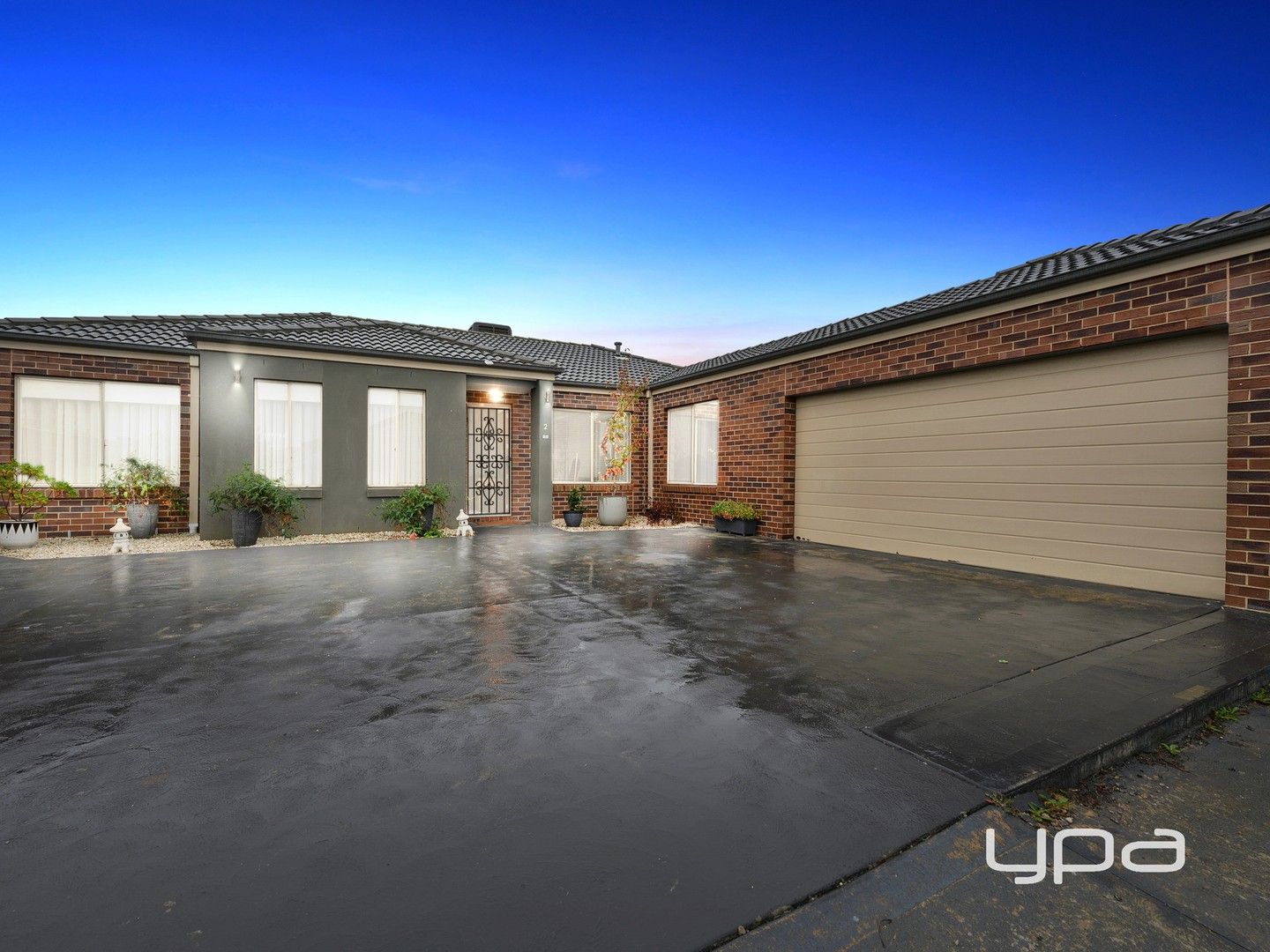 2/6 Corrib Court, Melton West VIC 3337, Image 0