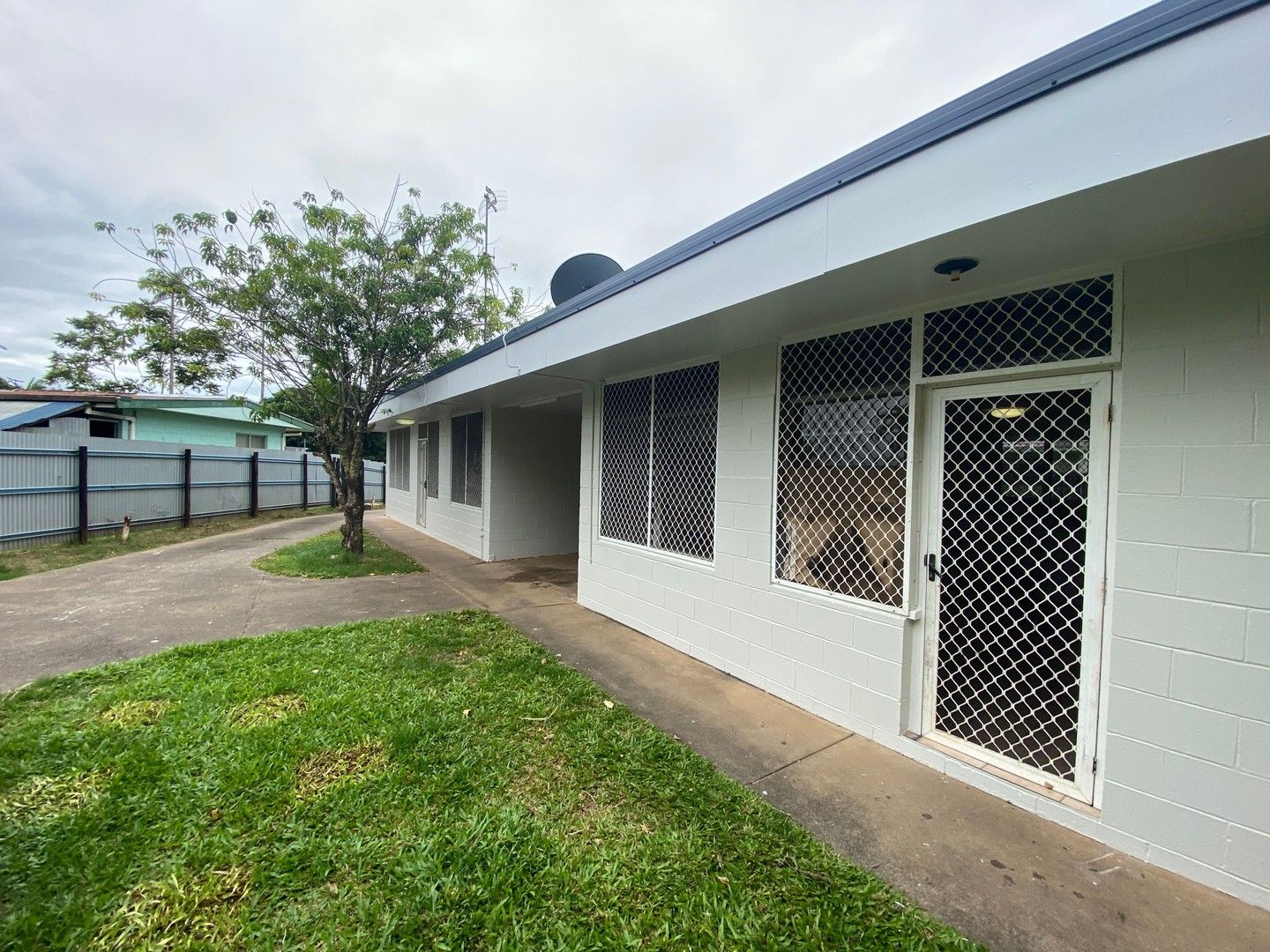 1 & 2/27 Sandown Close, Woree QLD 4868, Image 0