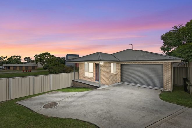 Picture of 2/8 Fairview Place, CESSNOCK NSW 2325