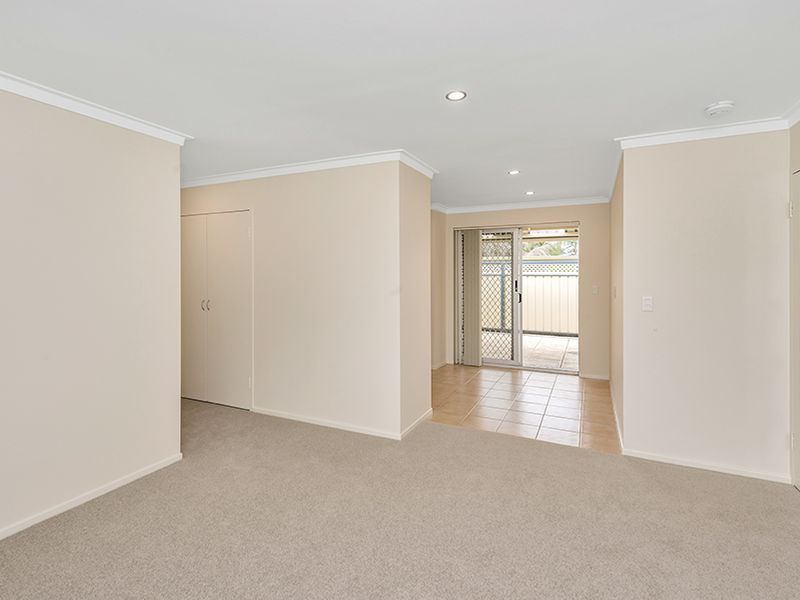 10/10 Houtmans Street, Shelley WA 6148, Image 2