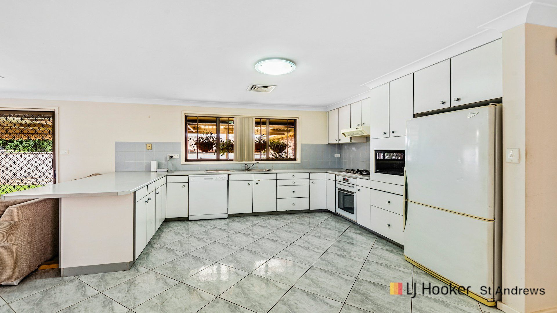 3 Rutherglen Drive, St Andrews NSW 2566, Image 2