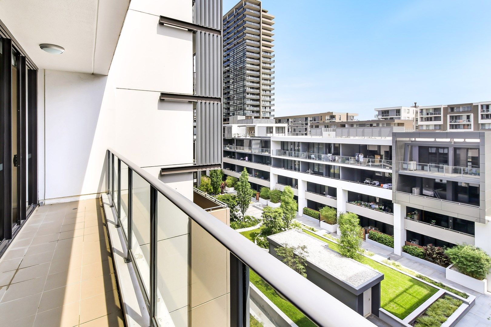 3 bedrooms Apartment / Unit / Flat in 702/4 Footbridge Blvd WENTWORTH POINT NSW, 2127