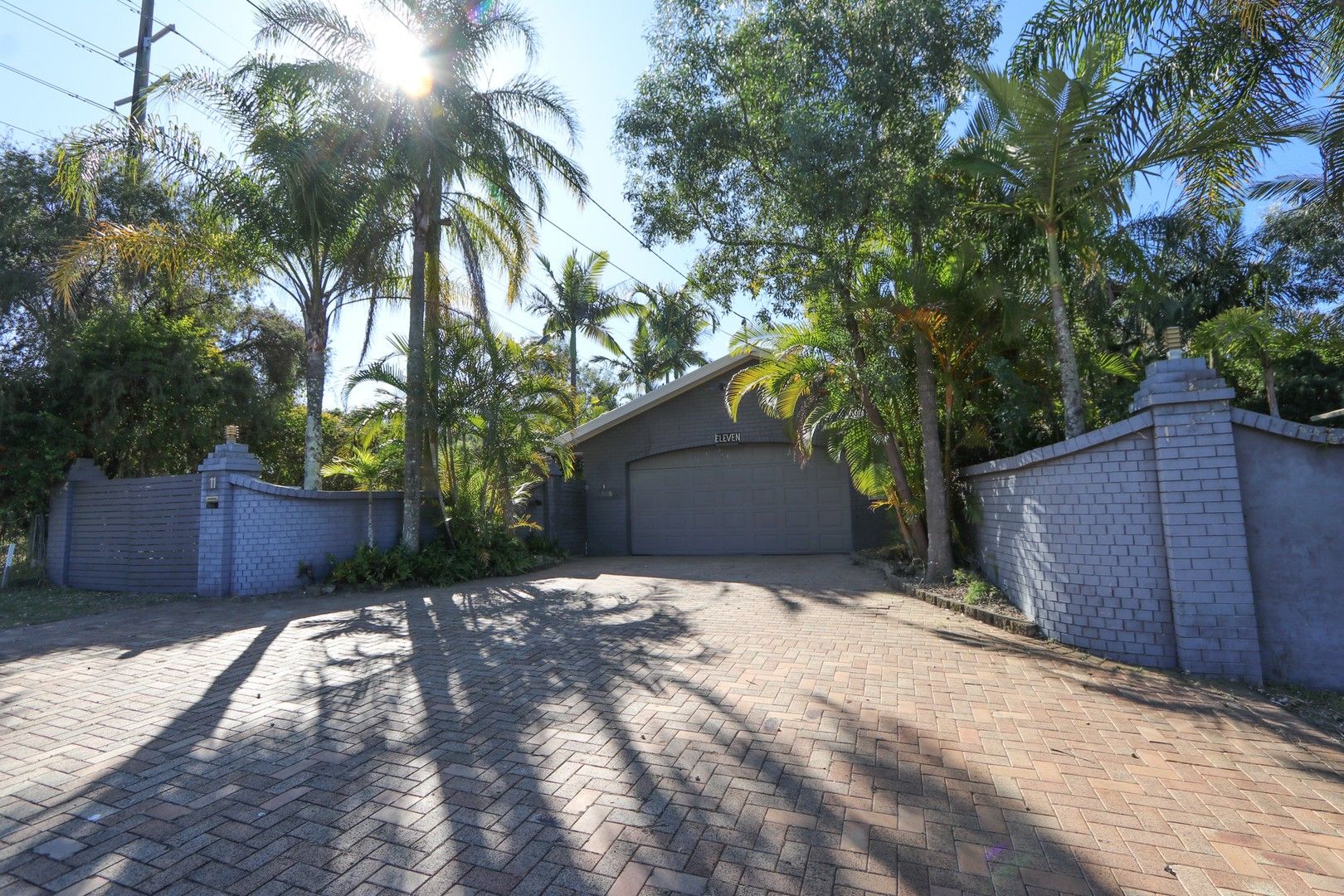 4 bedrooms House in 11 Kingsway Drive MOLENDINAR QLD, 4214