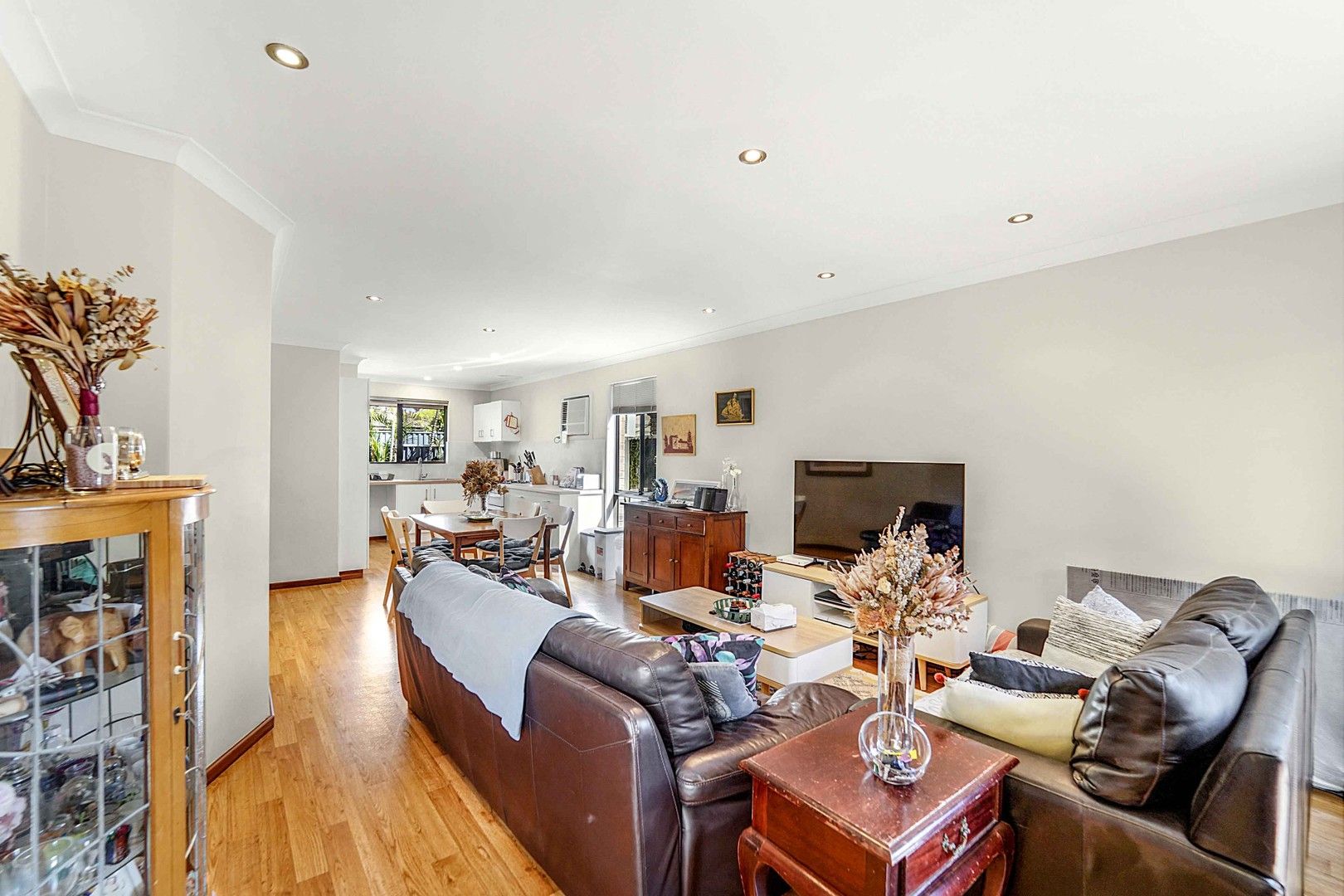 2 bedrooms Villa in 4/7 Gerald Street COMO WA, 6152