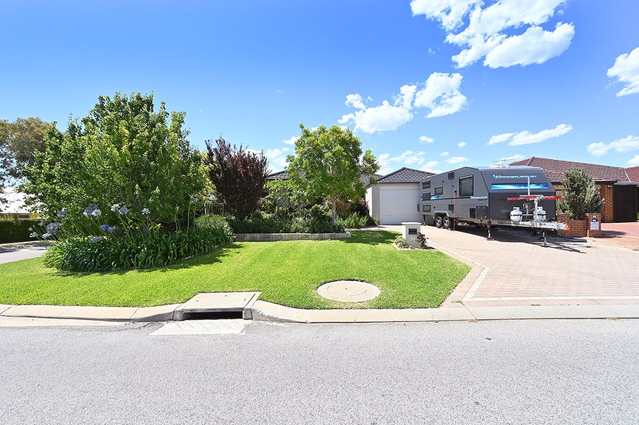 4 bedrooms House in 24 Conti Road TAPPING WA, 6065