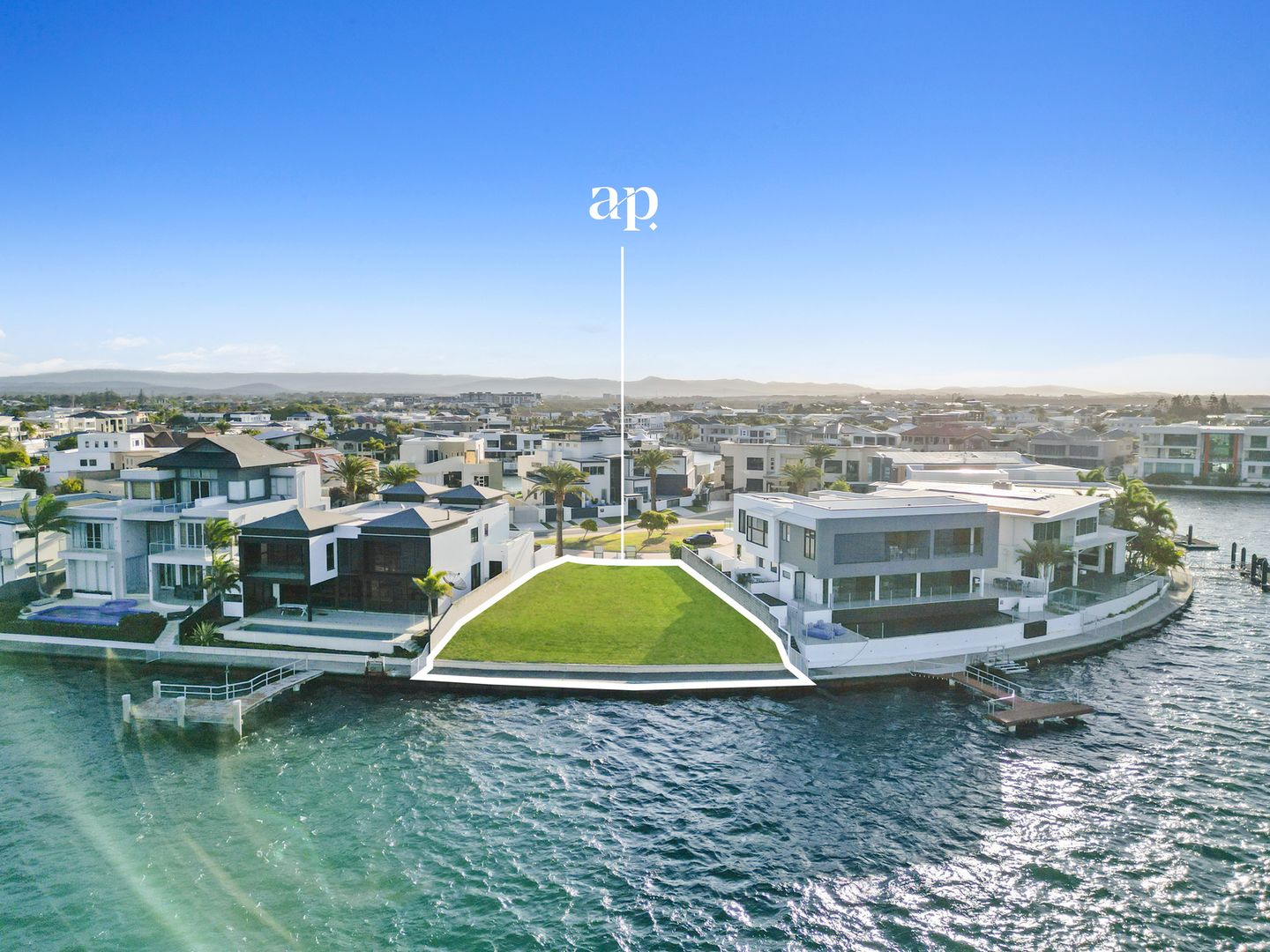 33 Parklane Terrace, Sovereign Islands QLD 4216 Domain