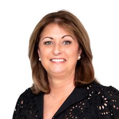 Lisa Whitaker, Property manager