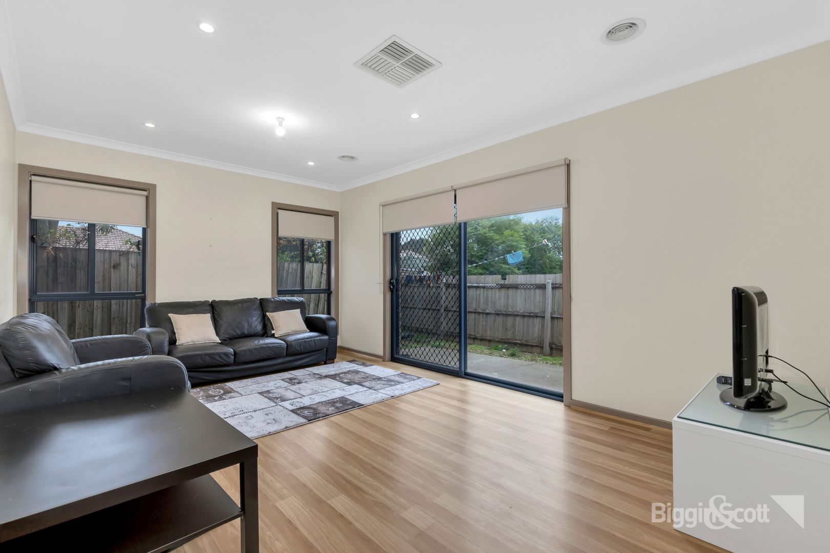 2/8 Widnes Court, Deer Park VIC 3023, Image 2