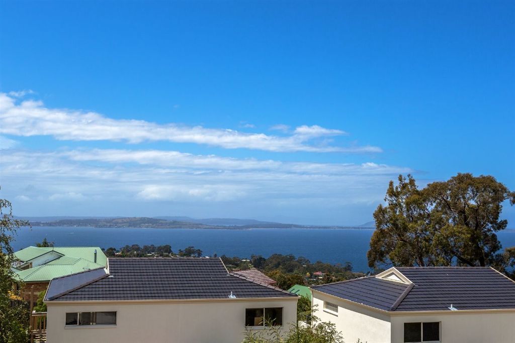 2/85 Diamond Drive, Blackmans Bay TAS 7052, Image 1