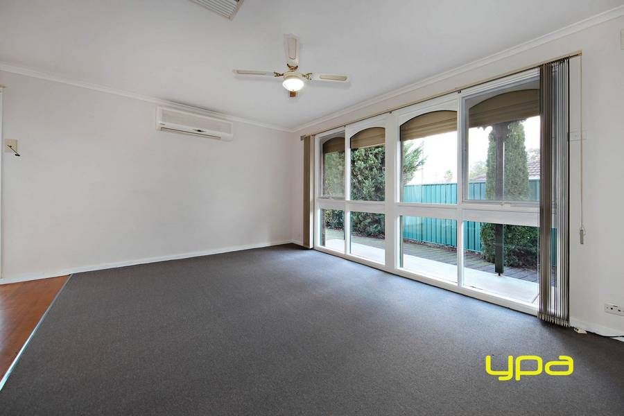 32 Socrates Way, Rockbank VIC 3335, Image 2