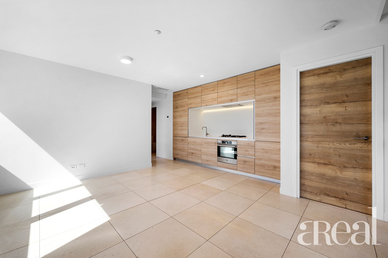 2 bedrooms Apartment / Unit / Flat in 209/12 Queens Road MELBOURNE VIC, 3004