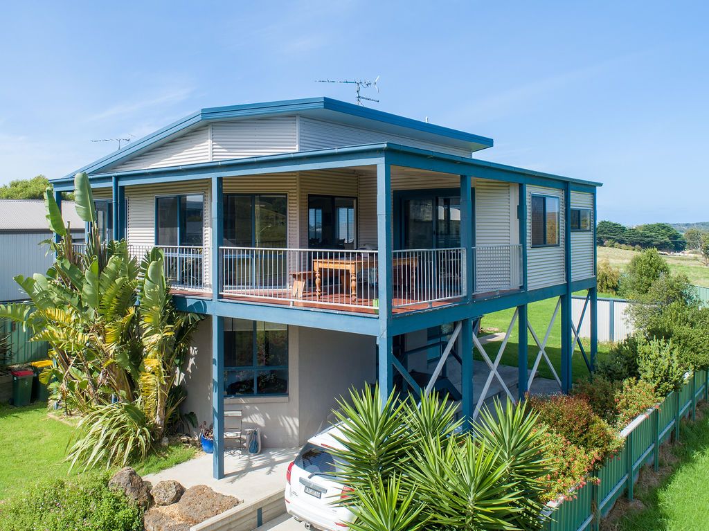 17 Park Avenue, Apollo Bay VIC 3233, Image 0