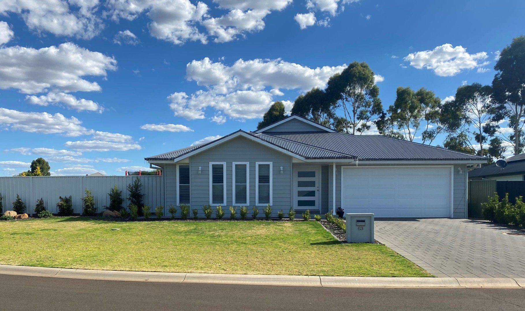 4 bedrooms House in 63 Lincoln Parkway DUBBO NSW, 2830