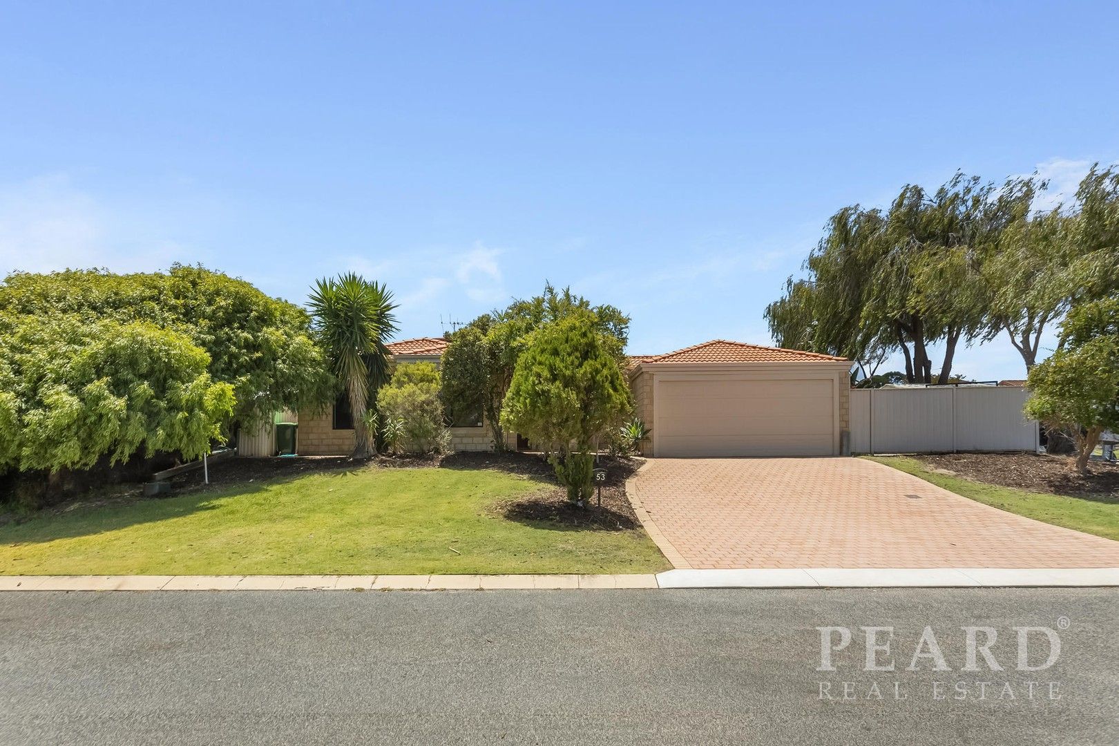 4 bedrooms House in 53 Combewood Loop CARRAMAR WA, 6031
