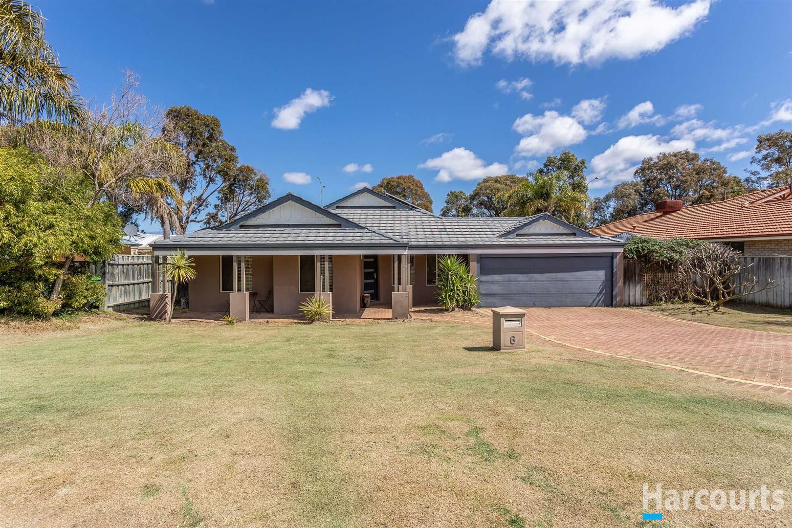 4 bedrooms House in 6 Enmore Lane LANDSDALE WA, 6065