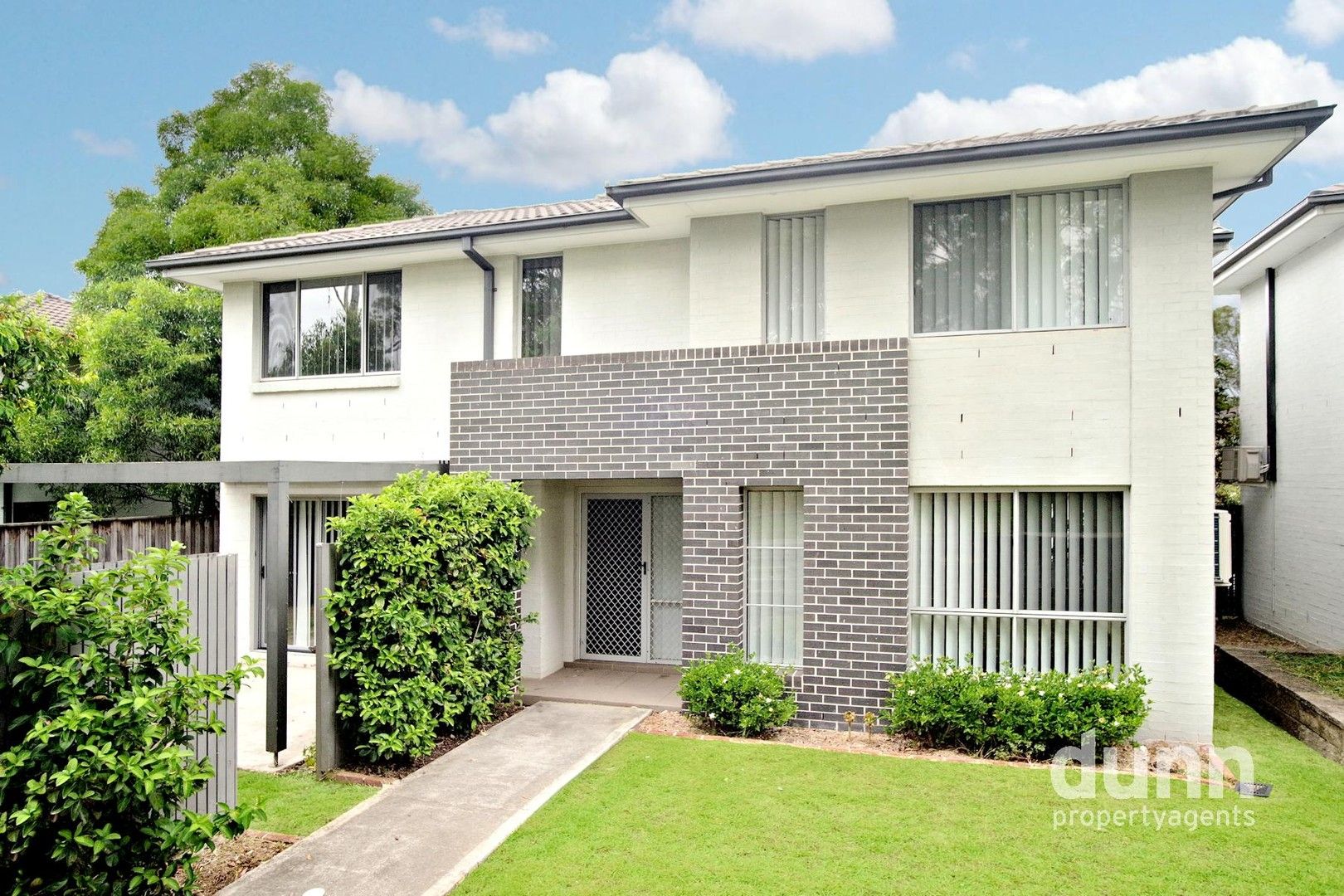 3 bedrooms Townhouse in 24 Tyne Walk GLENFIELD NSW, 2167