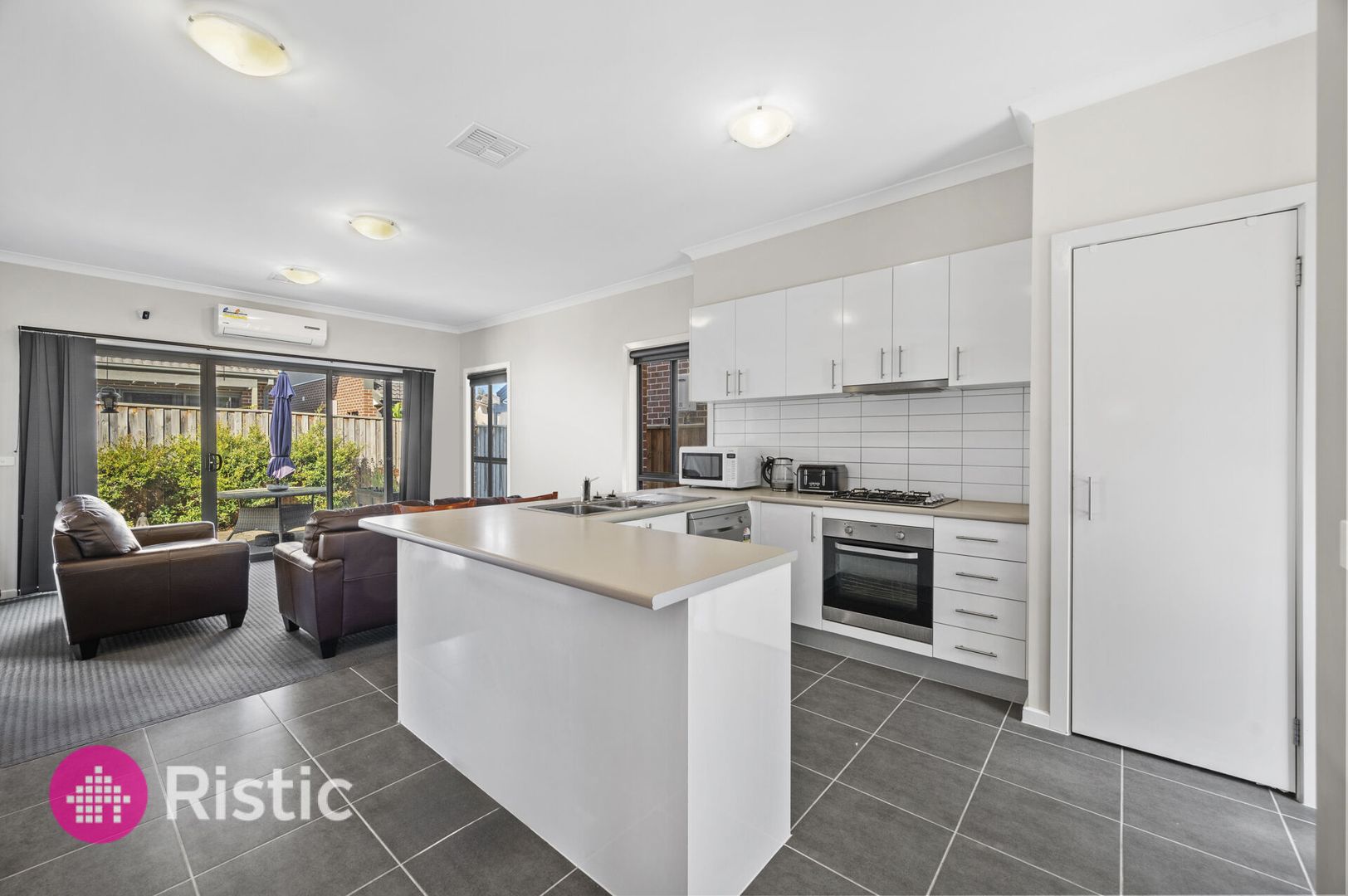 39 Burssi Circuit, Doreen VIC 3754, Image 1