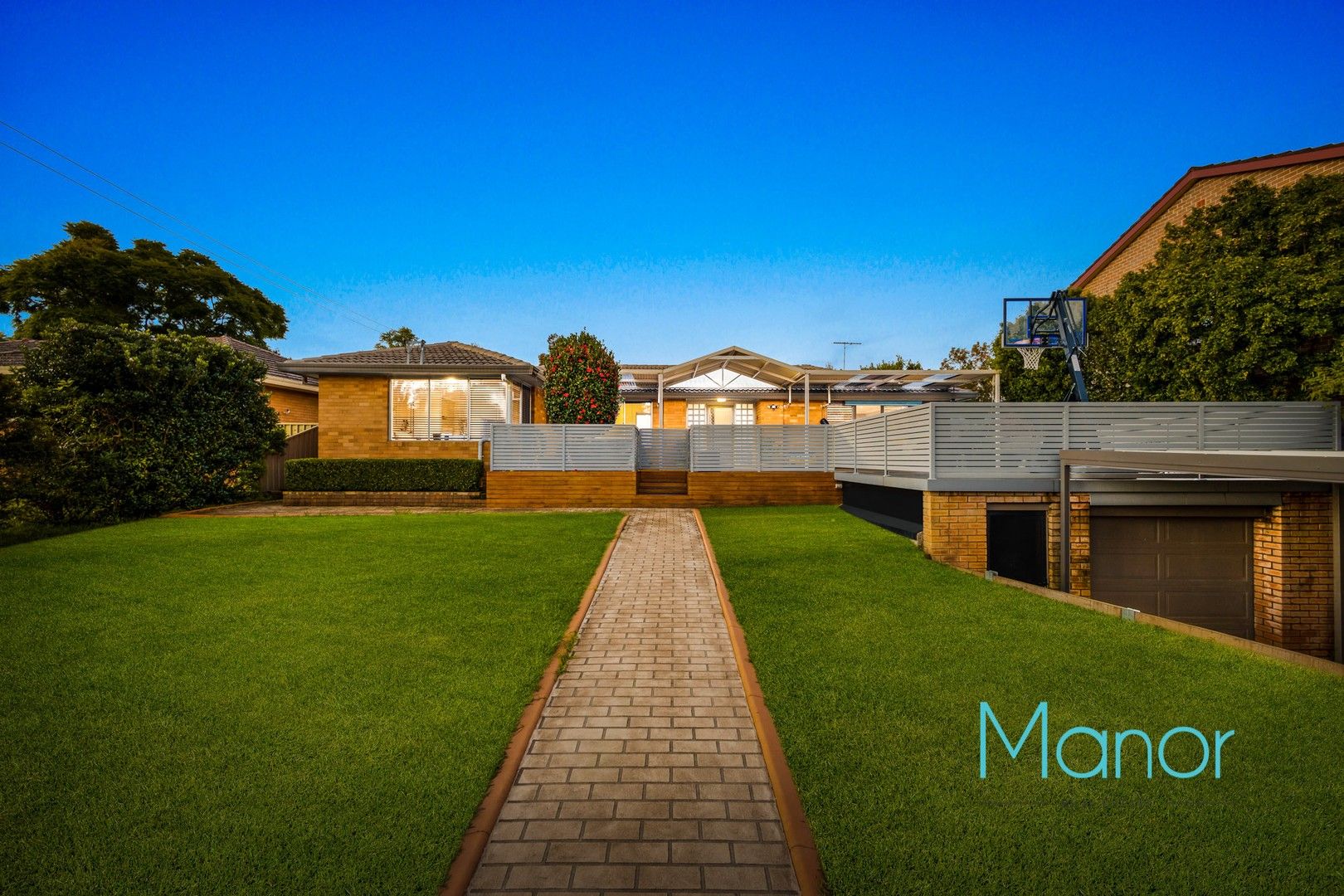 4 bedrooms House in 16 Narelle Avenue CASTLE HILL NSW, 2154
