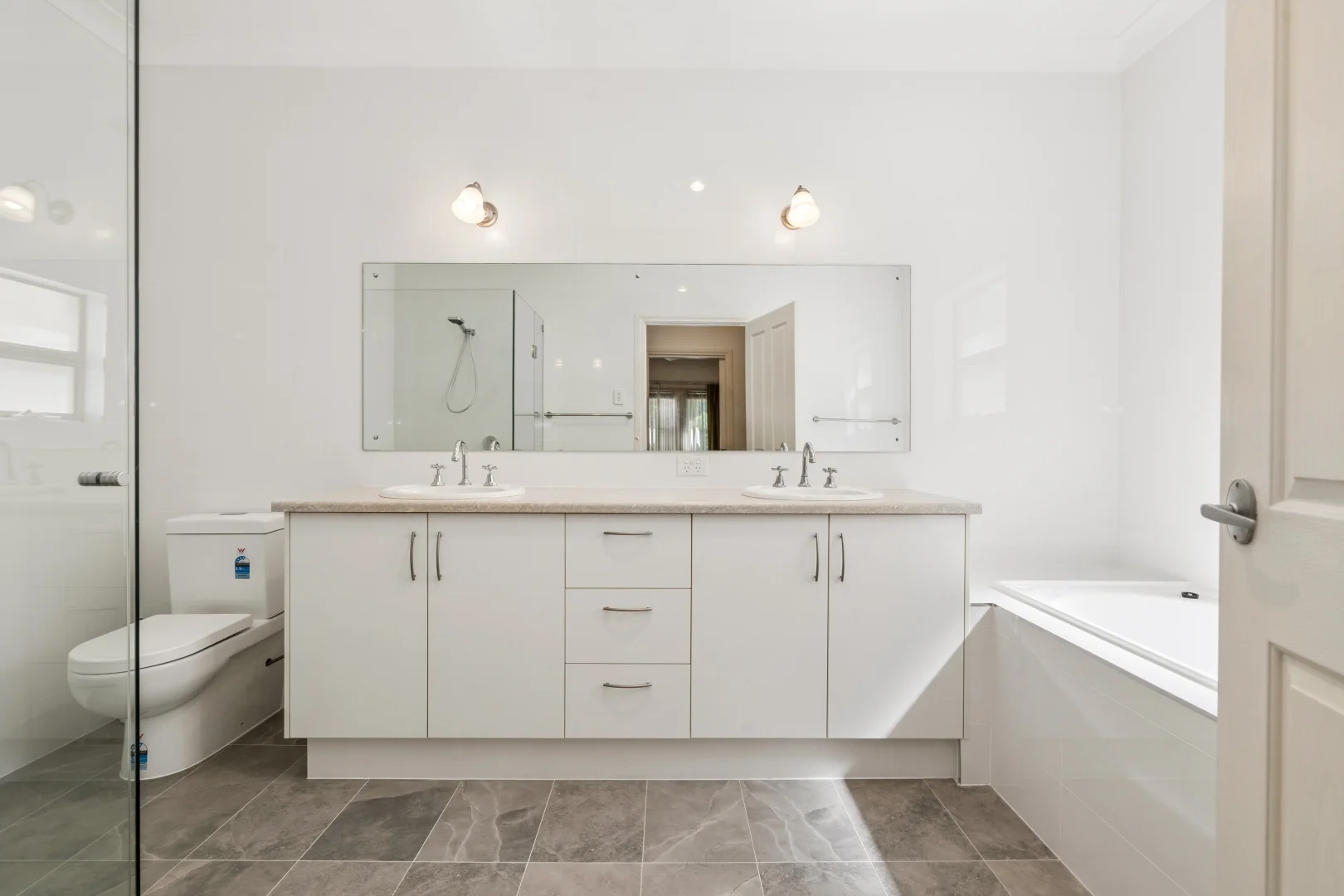 Additional image 9 of 5 Bluelake Court, Tennyson SA 5022