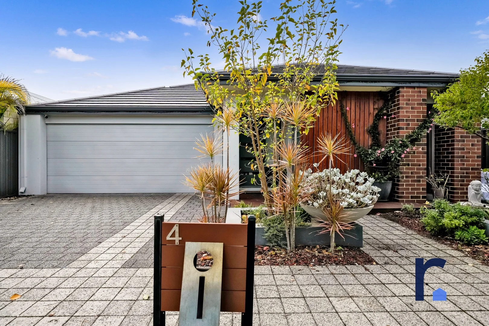 4 Cinnamon Road, Dayton WA 6055