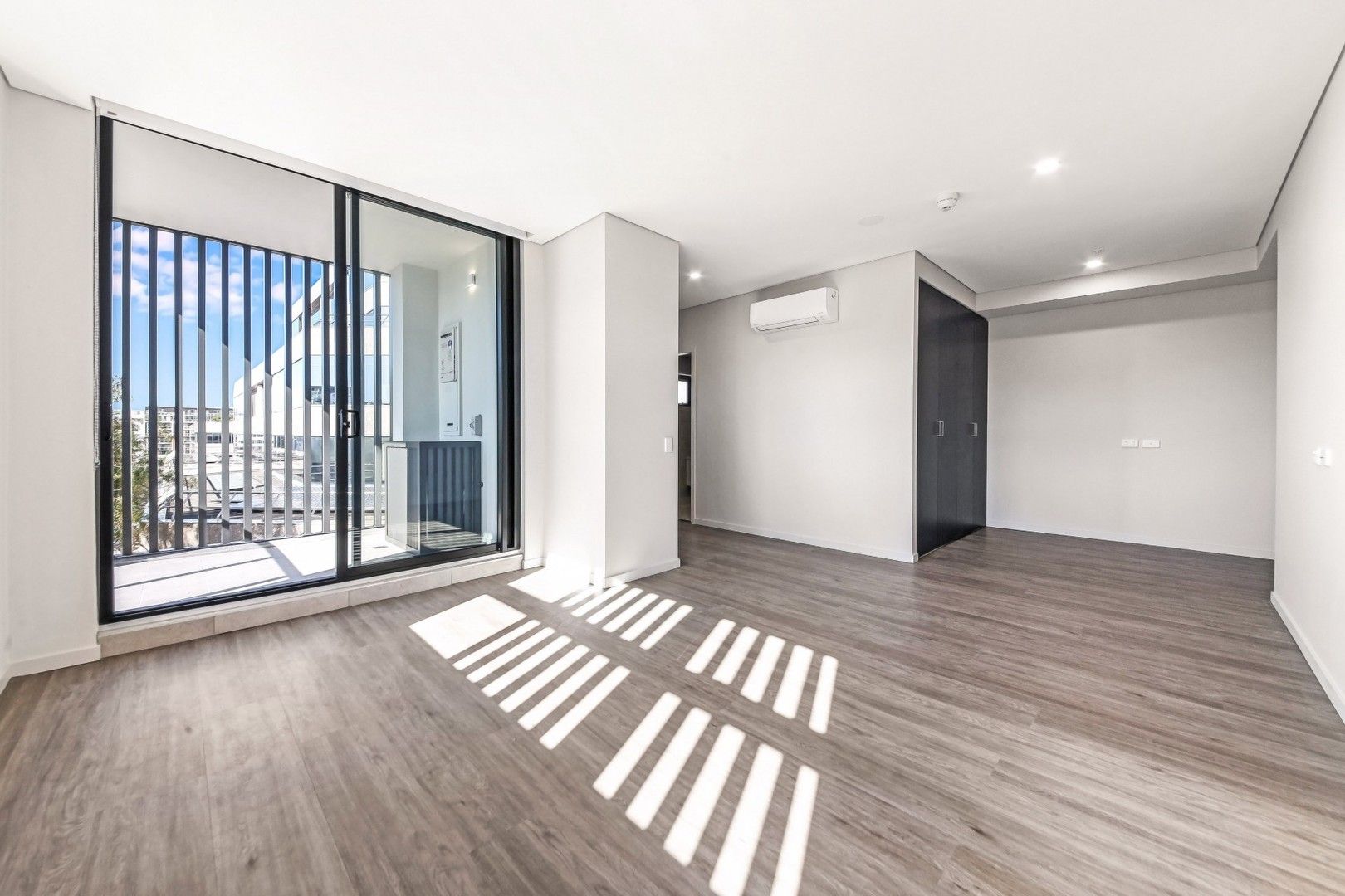 Studio in 31 Regent Street, KOGARAH NSW, 2217
