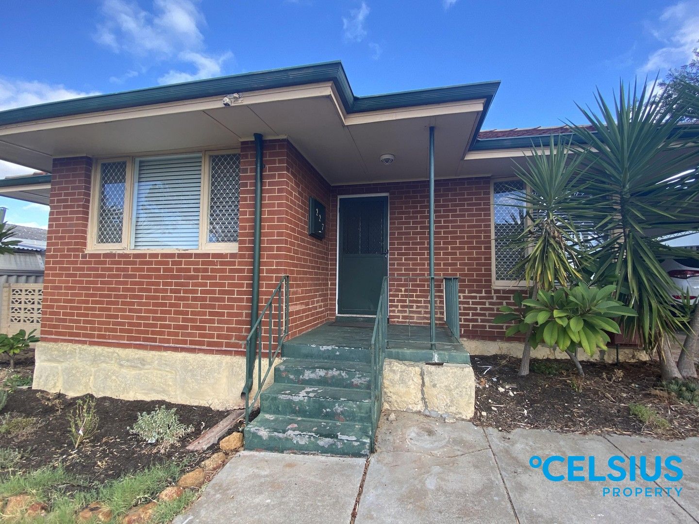 3 bedrooms House in 227 Winterfold Road COOLBELLUP WA, 6163