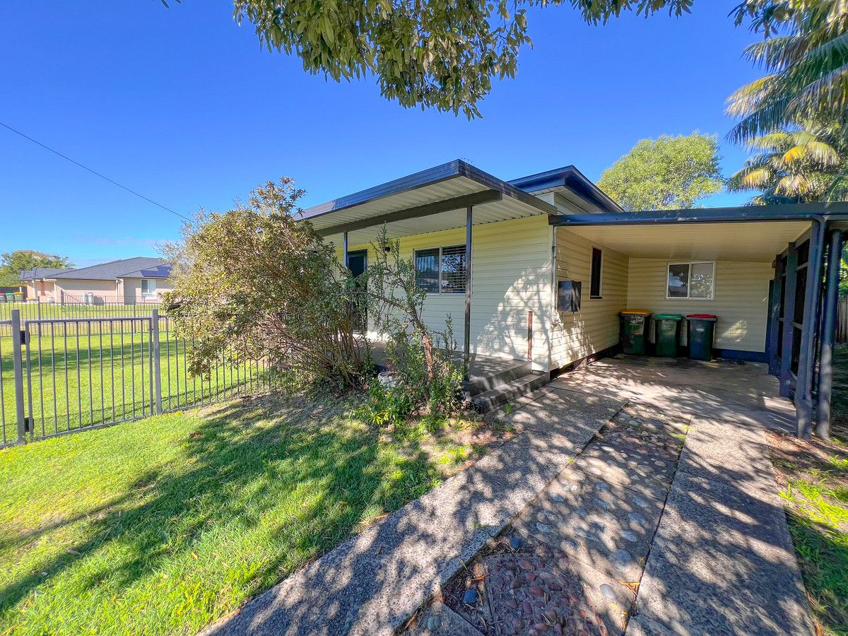 3 bedrooms House in 232 Yamba Road YAMBA NSW, 2464