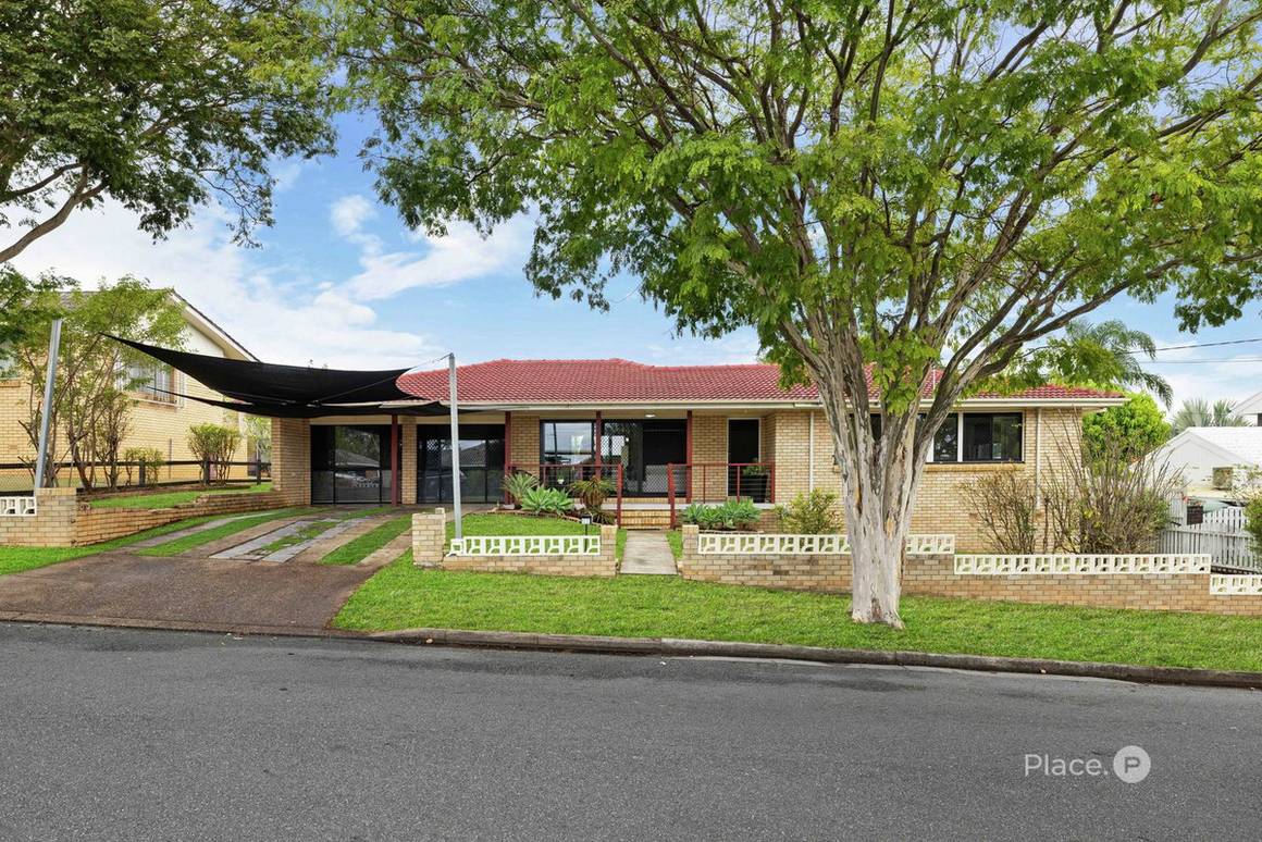 Picture of 11 Akora Street, MACGREGOR QLD 4109
