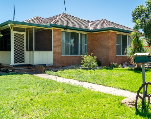 18 Second Avenue, Narromine NSW 2821