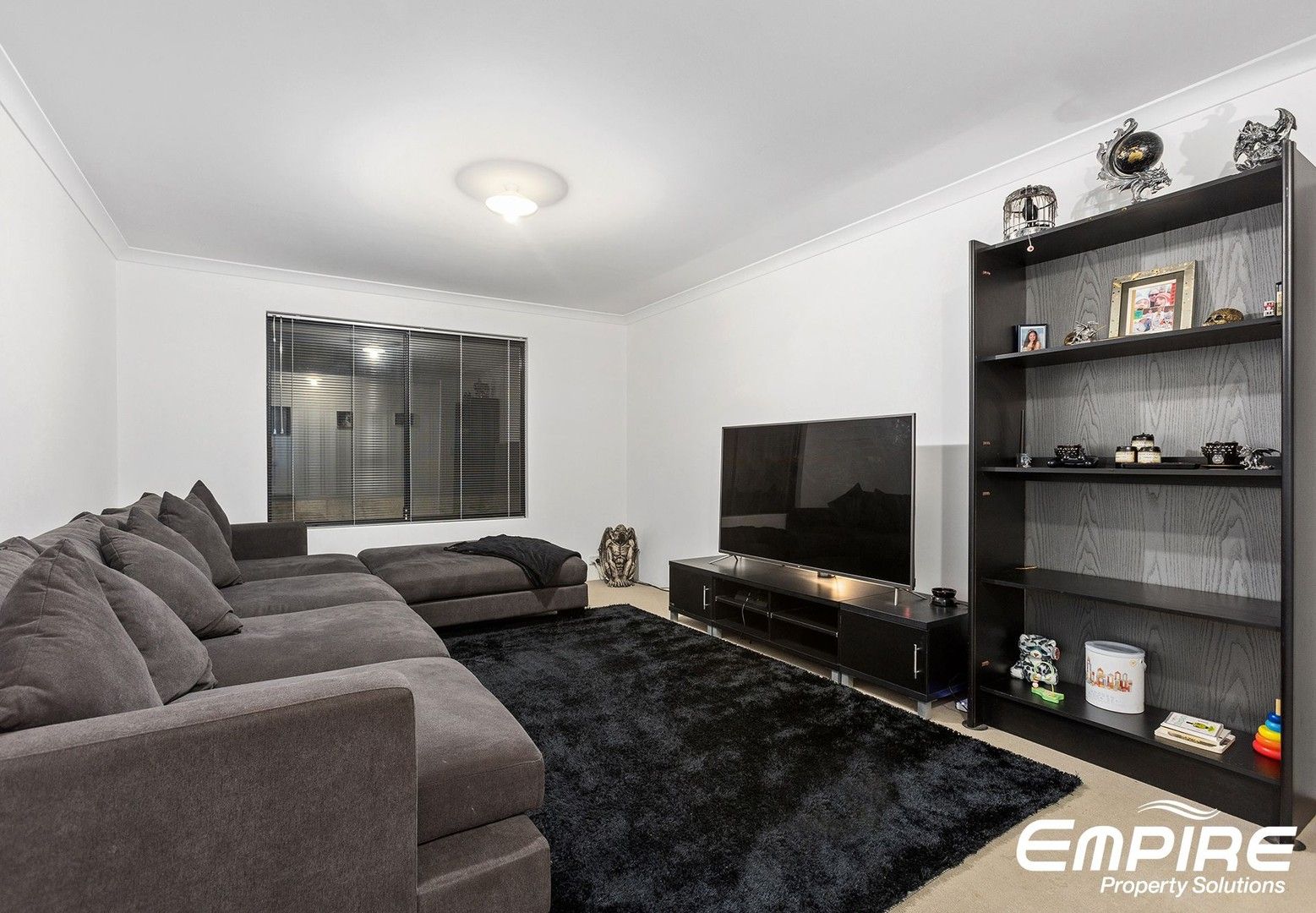4 bedrooms House in 4 Chertsey Way WELLARD WA, 6170
